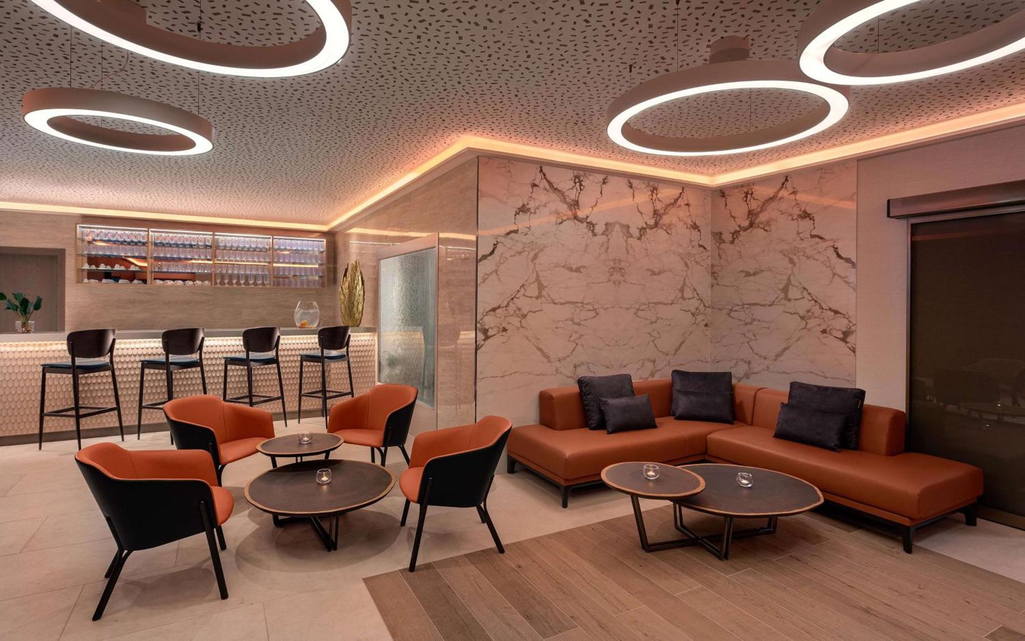 Hilton Rijeka Costabella Beach Resort And Spa Bagian luar foto The lounge at the airport
