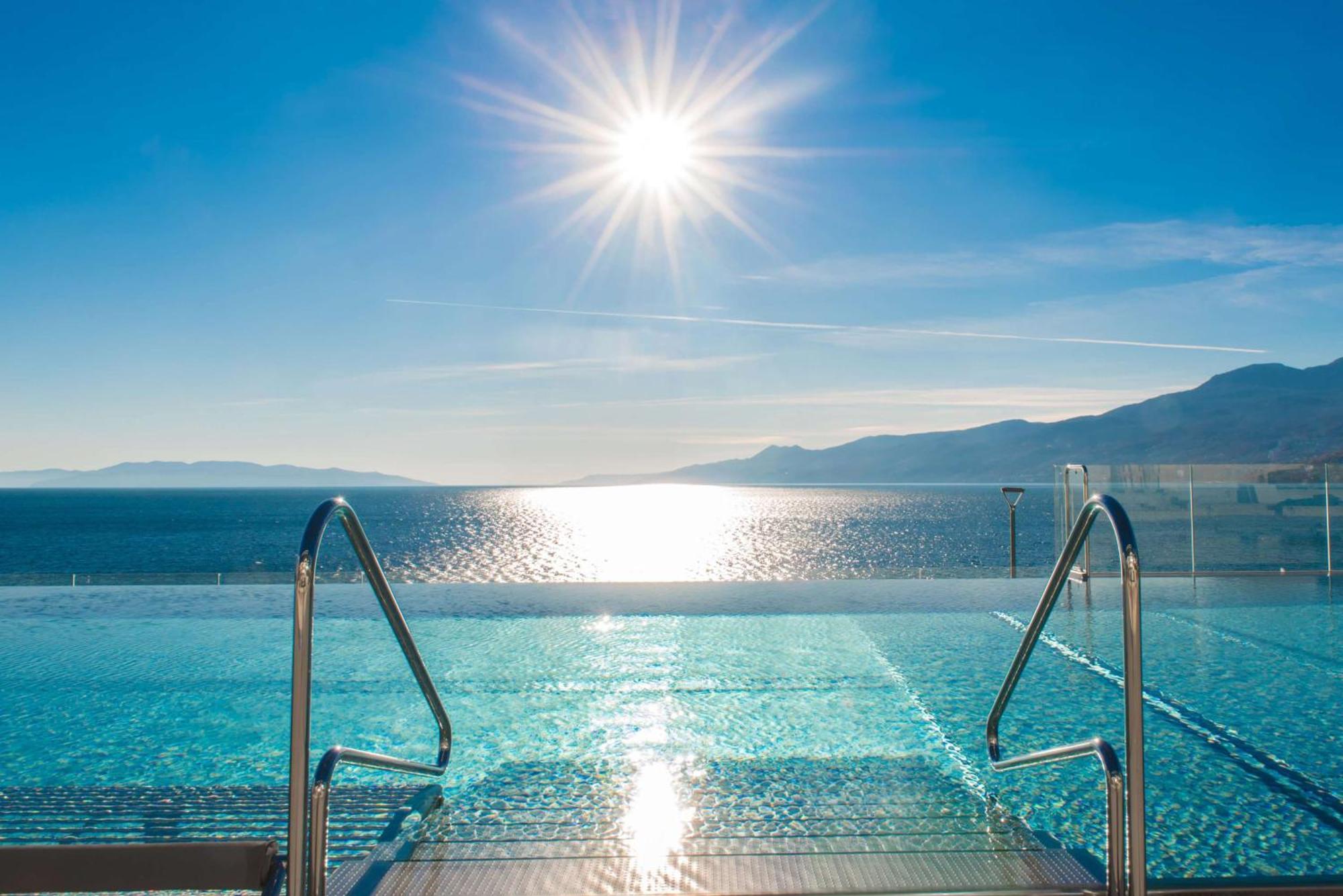 Hilton Rijeka Costabella Beach Resort And Spa Bagian luar foto View from the rooftop pool