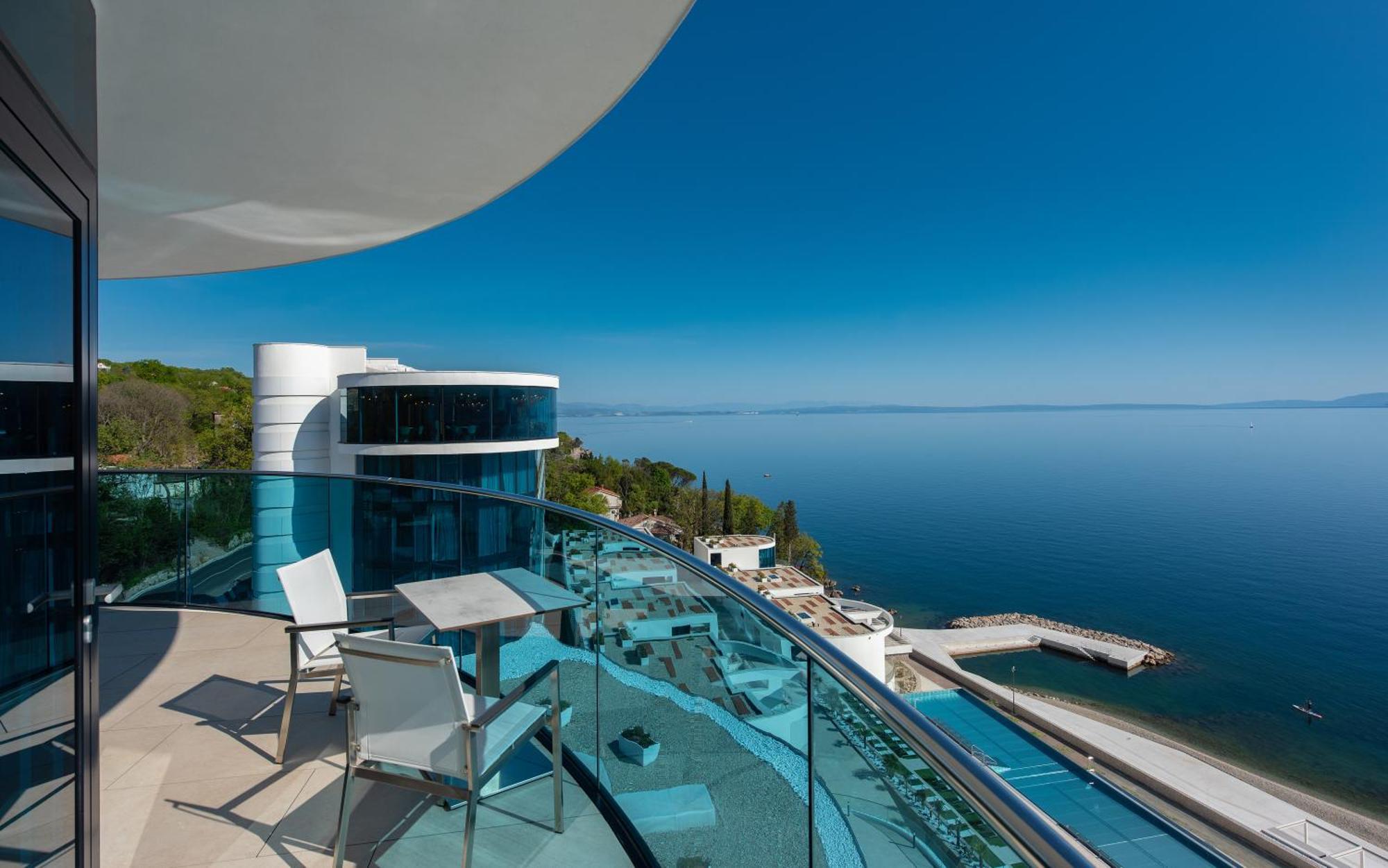 Hilton Rijeka Costabella Beach Resort And Spa Ruang foto