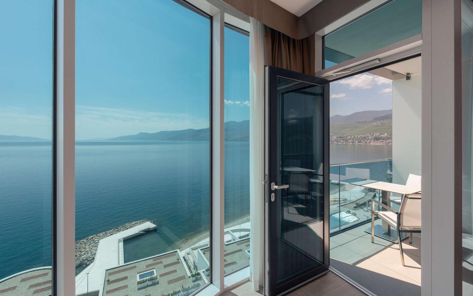 Hilton Rijeka Costabella Beach Resort And Spa Bagian luar foto