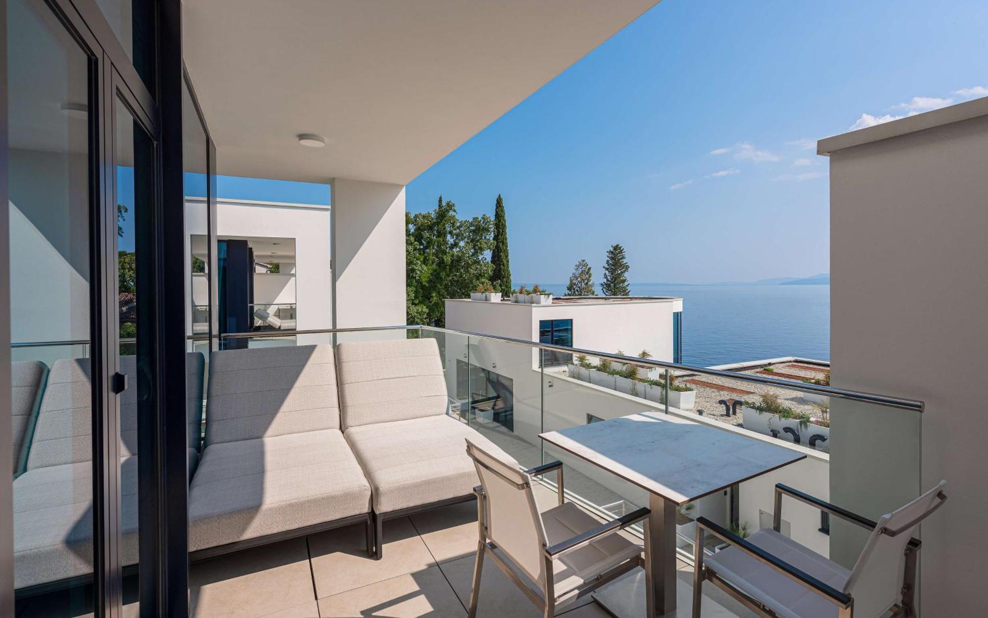 Hilton Rijeka Costabella Beach Resort And Spa Bagian luar foto